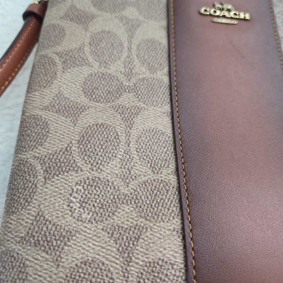 Coach Kitt Signature Jacquard Crossbody Bag - Picture 14 of 16